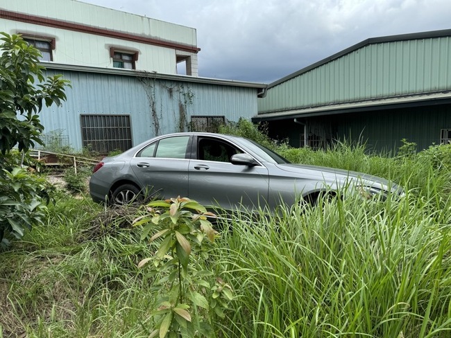 嘉縣毒販用餐趁隙脫逃 潛入民宅偷金飾警方追緝 | 華視新聞