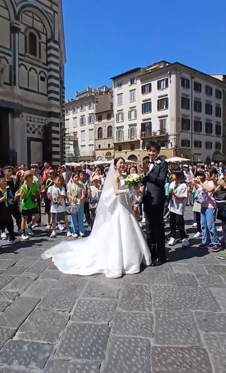 竹縣泰雅族兒童義大利參賽巧遇新人  獻唱送祝福