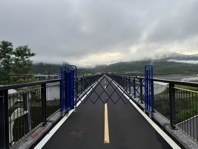 舊鐵橋封2年修復完工  花蓮玉富自行車道分段開放 | 華視新聞