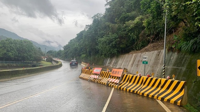 雨勢地震影響  苗124乙線6公里處邊坡坍方封1車道 | 華視新聞