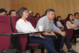 與柯文哲台南出席創業論壇  蔡壁如：假日不談政治