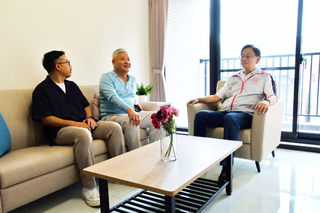 張善政開箱桃園首件公辦都更社宅  9月受理登記