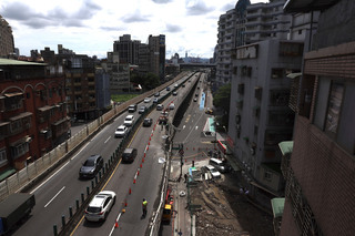 新北三重台1高架交通事故  恢復往台北單線通行