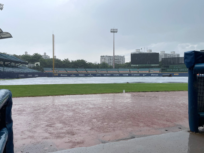 悍將、雄鷹比賽因雨延賽 21日改由洋投羅戈先發 | 華視新聞