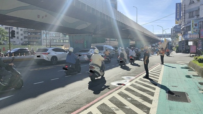 三重台1高架鋼梁事故後首上班日 警：行車大致順暢 | 華視新聞