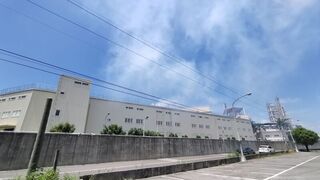 嘉縣中洋工業區廠房冒煙  消防車警戒無人受困