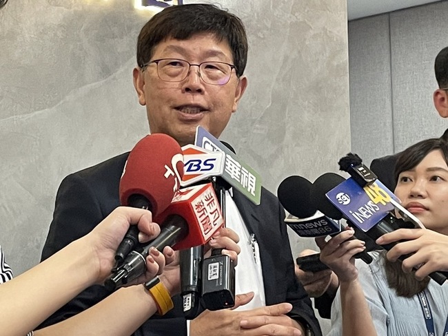 劉揚偉：鴻海旺季無異常 全球布局考量美總統大選 | 華視新聞