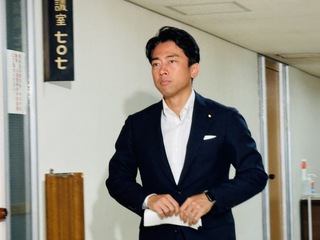 日本自民黨總裁選舉 日媒民調：小泉、石破呼聲高