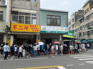 彰化蛋黃酥名店出現椅子部隊 市長支持警方取締