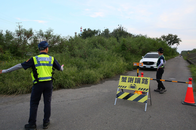 台江國家公園交管行動  護逾5000陸蟹遷徙釋幼 | 華視新聞