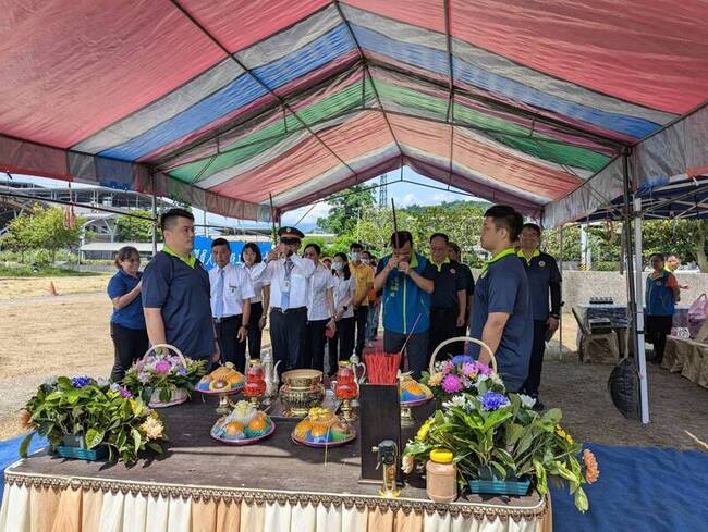 南迴鐵路工程21人殉職  榮服處和台鐵秋祭悼念 | 華視新聞