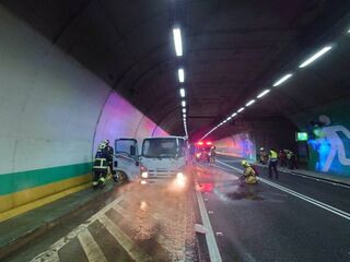 國5彭山隧道貨車起火  北向一度封閉