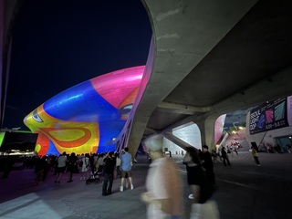 韓東大門設計廣場10週年 燈光秀重現抽象藝術巨匠作品