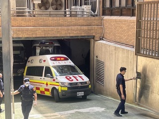 京華城案 彭振聲嘔吐不適戒護就醫檢查中