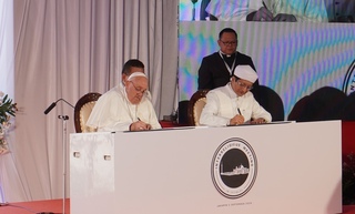 教宗訪印尼清真寺 籲透過宗教對話解決衝突