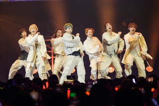 Travis Japan來台開唱  挑戰16蹲失敗逗笑歌迷