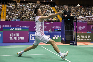 戚又仁扳倒一哥周天成 勇闖台北羽球賽男單決賽