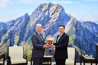 卓榮泰接見加拿大代表  談自由航行權促進區域安全