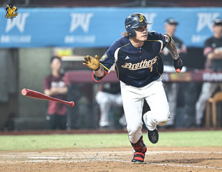 張志豪延長賽敲超前安打  兄弟點亮全年勝率M14