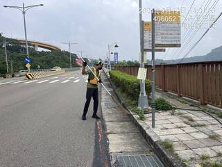 日籍作家揭公車站堆滿垃圾 中市府加裝監視器