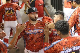 伍鐸成為「羅力條款」第2人 盼能一直投下去
