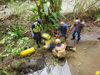 重機騎士嘉義台3線撞護欄 飛墜10公尺深溪谷送醫