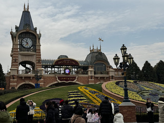 中颱貝碧佳持續逼近 上海迪士尼宣布16日閉園