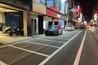 桃園捷運工區推進標線引質疑  捷工局下午補繪