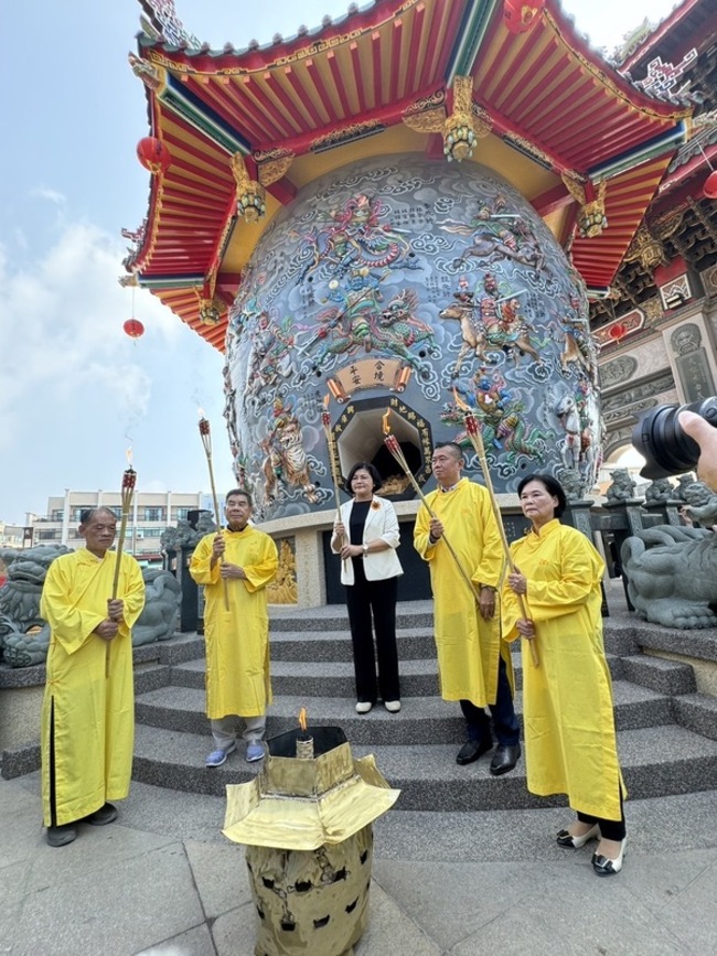 自主減量、購買碳權 雲林北港武德宮邁向淨零 | 華視新聞