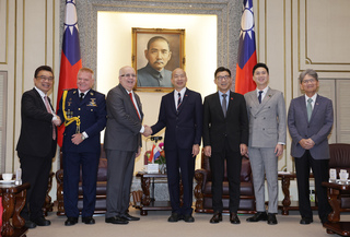 巴拉圭駐台大使拜會韓國瑜：台巴關係堅若磐石