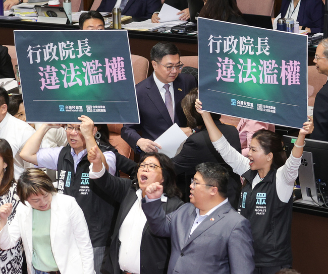 民眾黨團要求翁柏宗離開議場 立法院會一度停擺 | 華視新聞