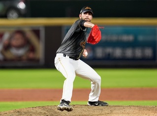 魔神樂先發7.1局失1分好投  桃猿擊退龍隊