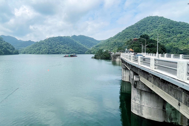 颱風外圍環流與低壓帶降雨  石門水庫水位滿庫 | 華視新聞