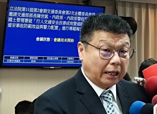 台鐵董事長加薪4成惹議 杜微：依國營事業規定 | 華視新聞