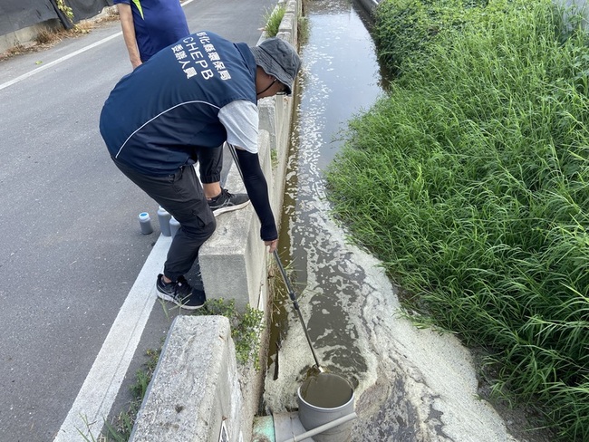 彰化東螺溪畜牧場偷排廢水  環保局裁罰86萬 | 華視新聞