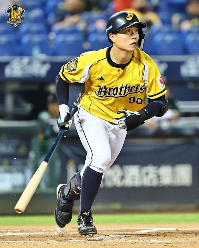 江坤宇3安3打點 兄弟勝雄鷹距年度第1差1步 | 華視新聞