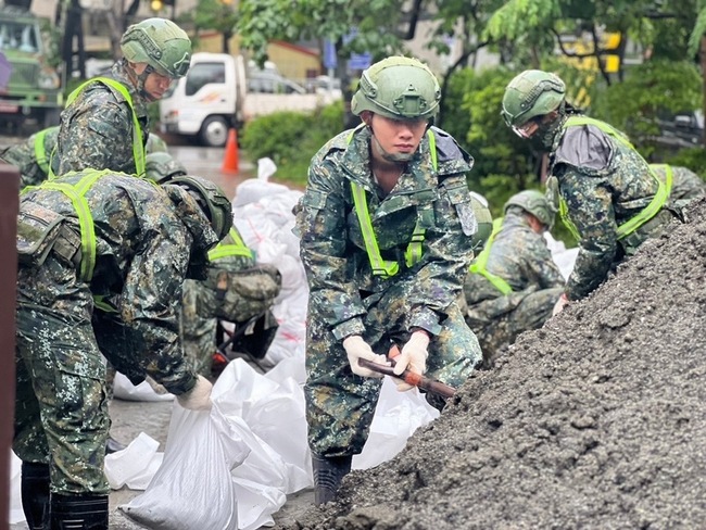 颱風山陀兒影響南台灣 四戰區累計1165兵力救援 | 華視新聞