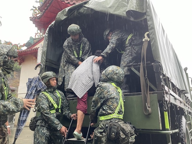 收容撤村民眾 台東飯店業僅收清潔費也可用國旅補助 | 華視新聞