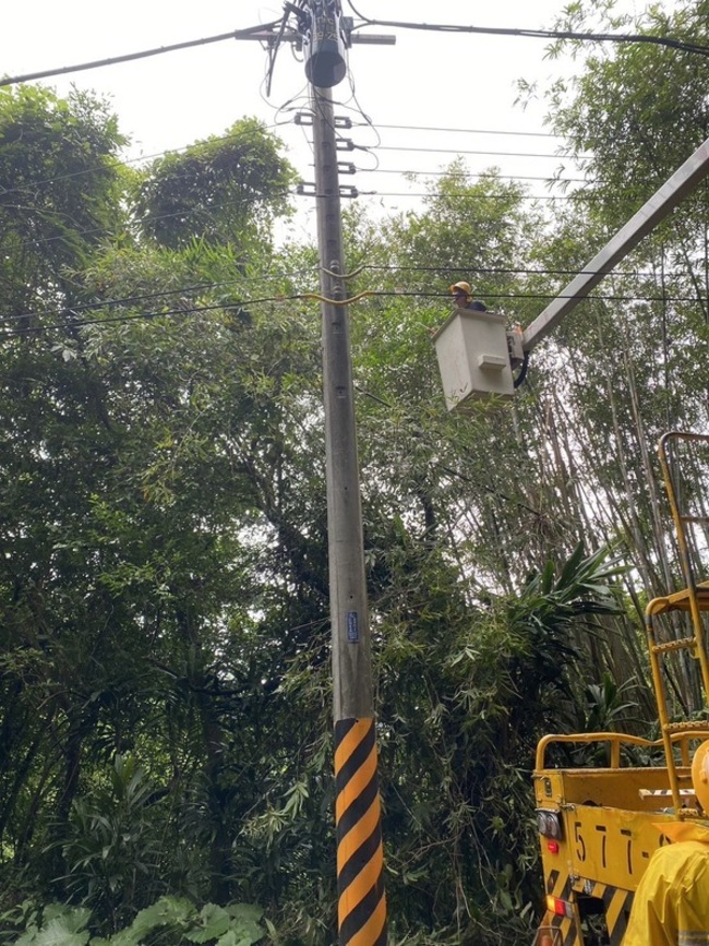 颱風惹禍 竹縣湖口近2000戶停電估晚間9時許復原 | 華視新聞