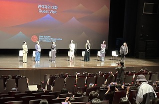 「影后」釜山影展首映  陳庭妮表白偶像趙寅成