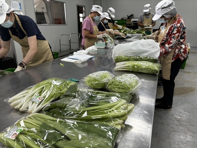 颱風假營養午餐蔬菜滯銷 竹縣府助銷獲搶購完售 | 華視新聞