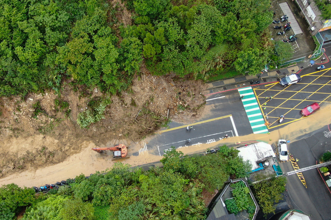 基隆新豐街走山  市府拚7日民眾上班前恢復通車 | 華視新聞