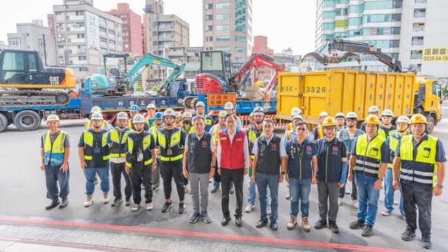 颱風山陀兒重創基隆  桃市派機具人力支援救災 | 華視新聞