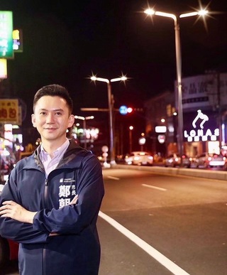 竹北汰換路燈 竹蜻蜓造型二段式放亮均勻不刺眼