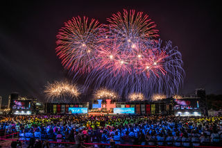 41分鐘國慶焰火閃耀雲林夜空  逾30萬人觀賞