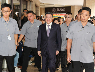 韓國瑜卓榮泰邀餐敘  在野會前籲政院依法編列預算