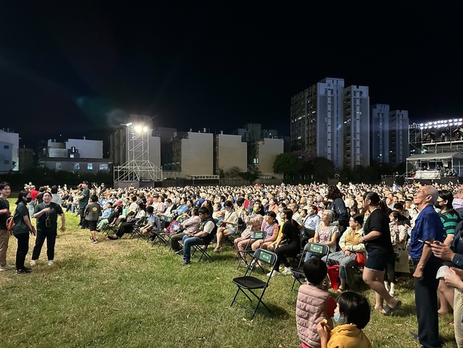 文化平權巡演在竹市  千人欣賞國光劇團「閻羅夢」 | 華視新聞