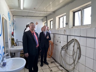 花蓮秀林震災後獲援 日本九州豐前市助粉刷國中小