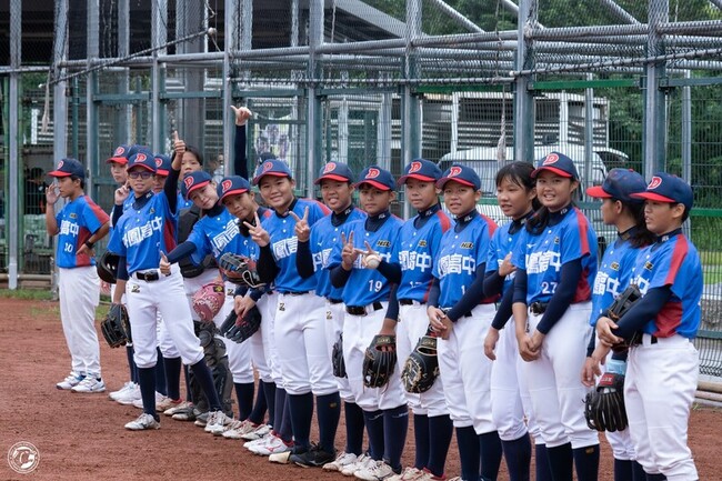 黑豹旗女子組南崁與丹鳳爭冠 勝隊與平鎮交手 | 華視新聞