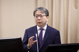 蔡明彥：共軍小型登陸艦參與警巡  研判藉此熟悉航渡